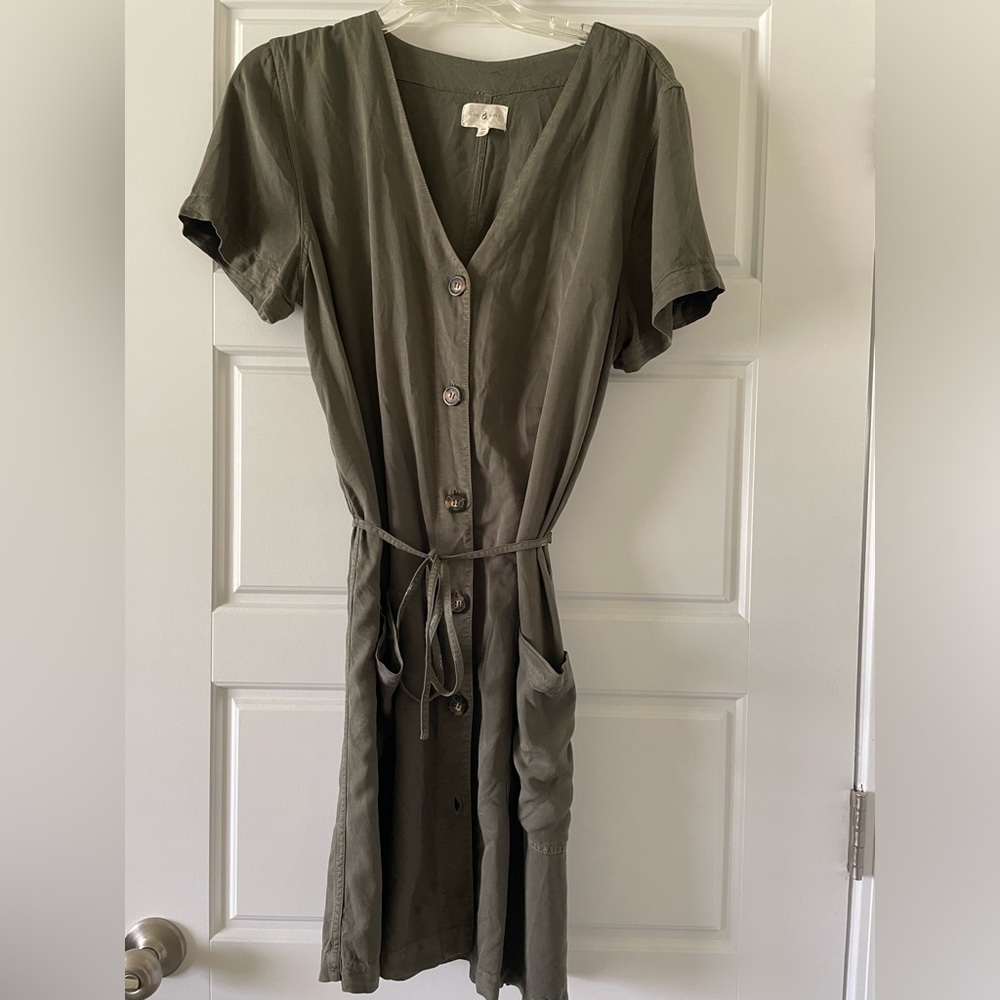 Lou & Grey from Ann Taylor LOFT button down dress. Olive green. Smoke free home